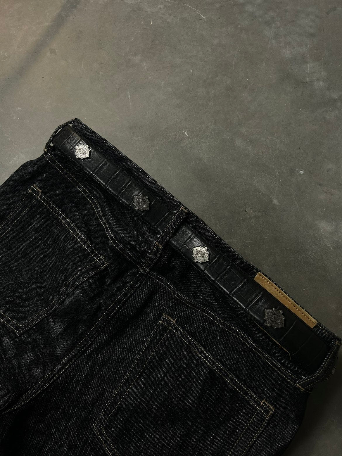 BLACK CROCODILE LEATHER BELT